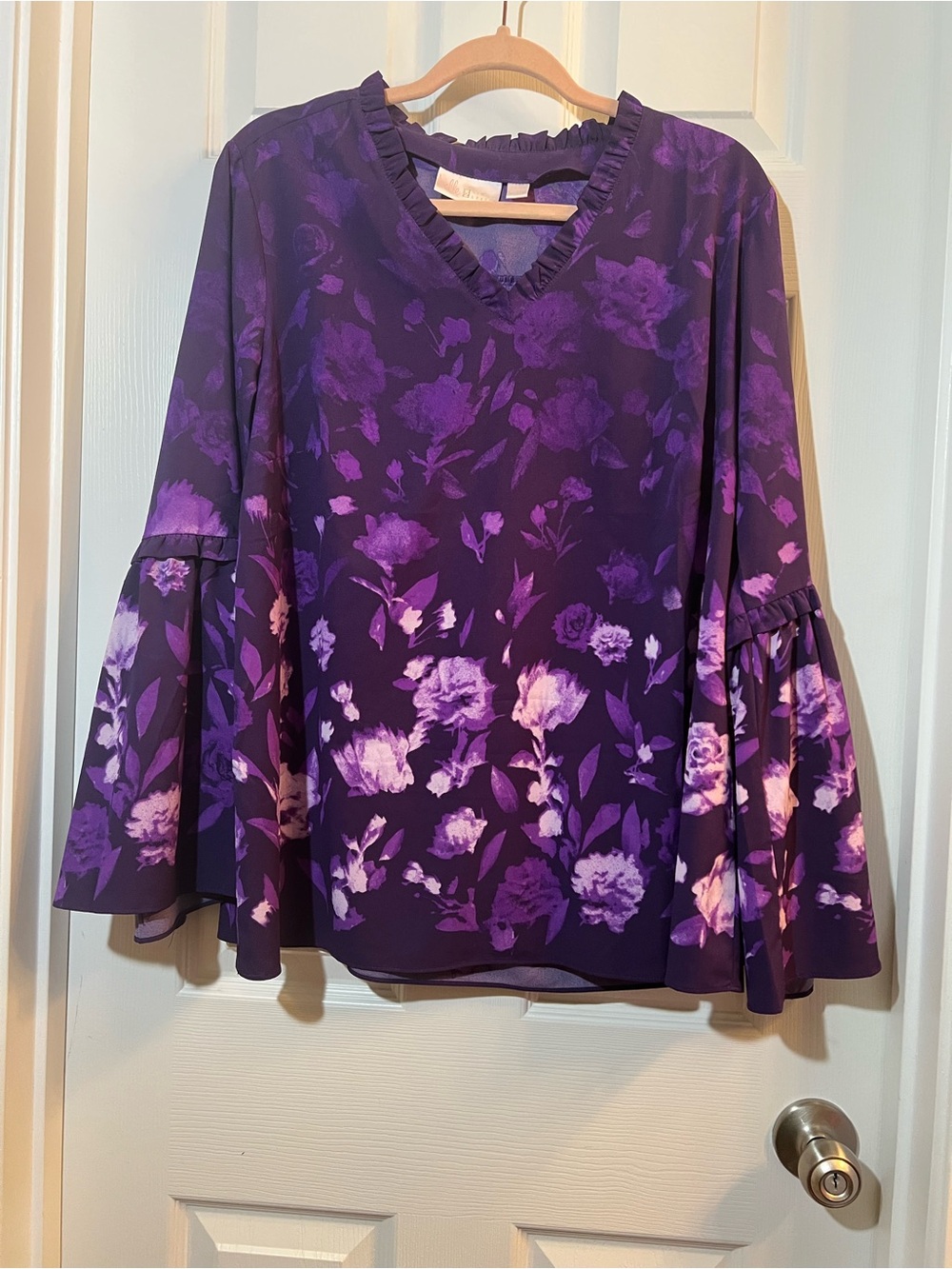 🦋 NWOT Belle by Kim Gravel Purple Floral Bell-Sleeve Tunic size large